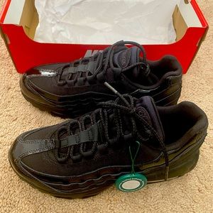 NIKE Air Max 95 Triple Black